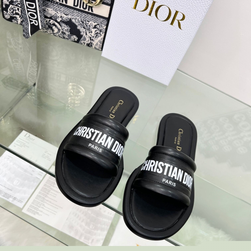 ch**an D*or slippers